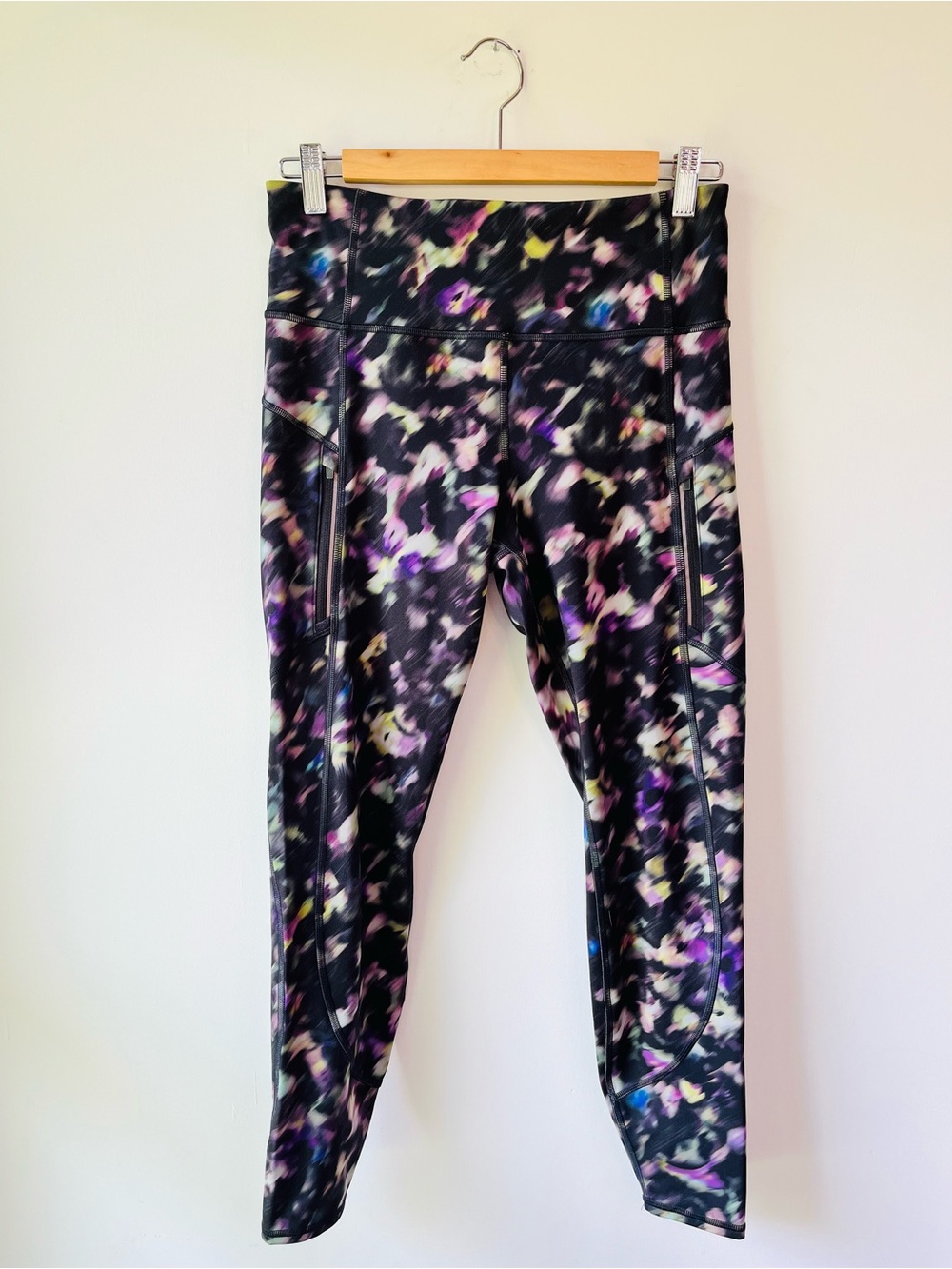 Athleta Rainer Multicolor Printed Running Leggings Tights With Zip Pockets - M